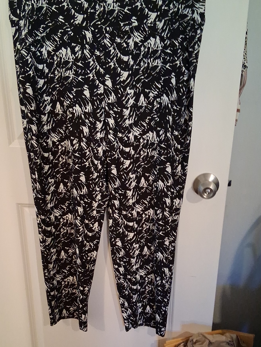 Chico's Black & White Abstract Print Straight Leg Pants